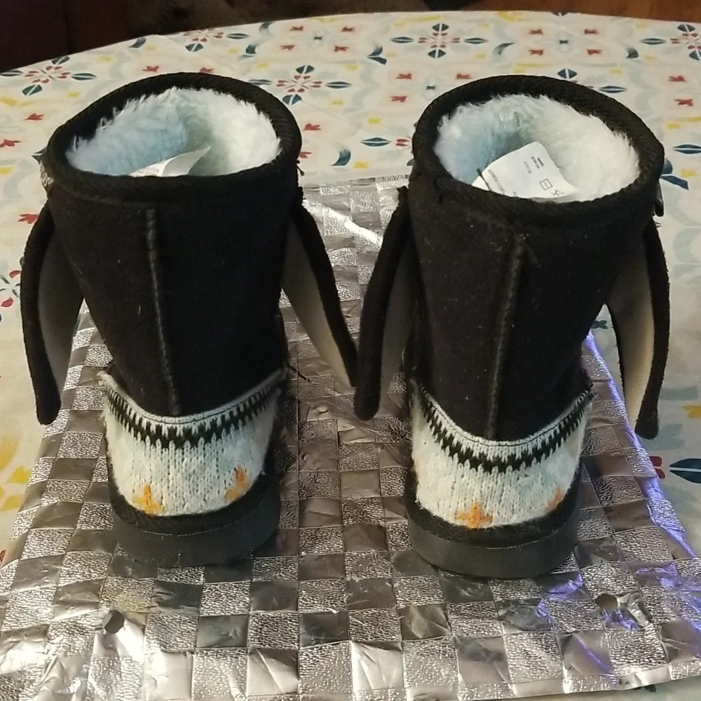 🥳HOST PICK🥳 Muk Luks Echo Penguin Winter Boots - Size 9